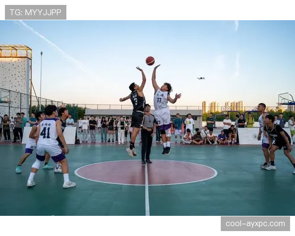 篮球比赛开始规则详解：正确理解和执行跳球。